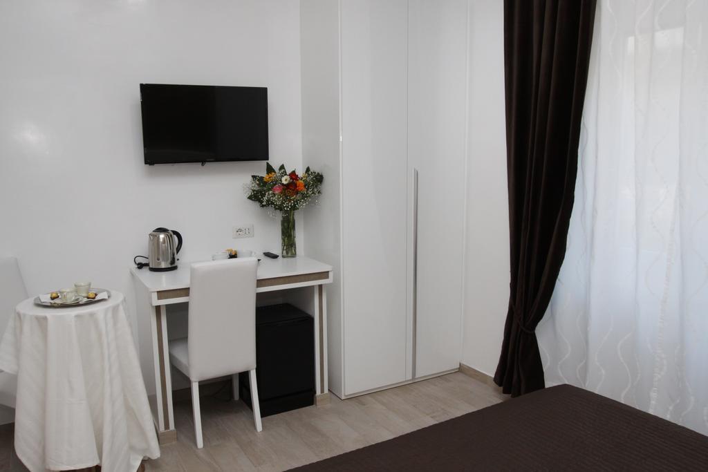 Interno 2 3* Roma